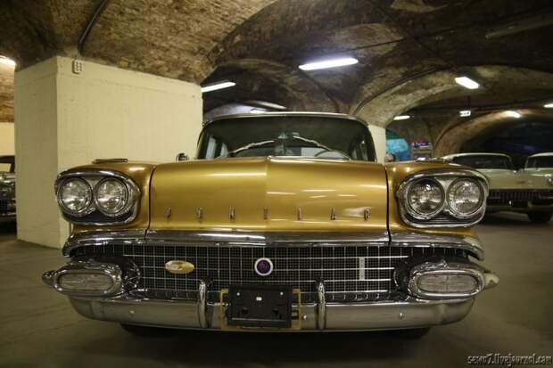 1958 Pontiac Bonneville 1958 Pontiac Bonneville автомузей, будапешт, венгрия, музей, олдтаймер, ретро автомобили