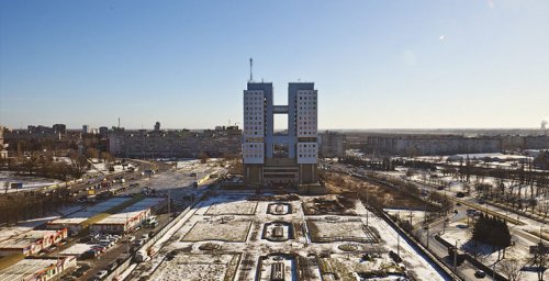 Необычные дома и здания в России (28 фото)