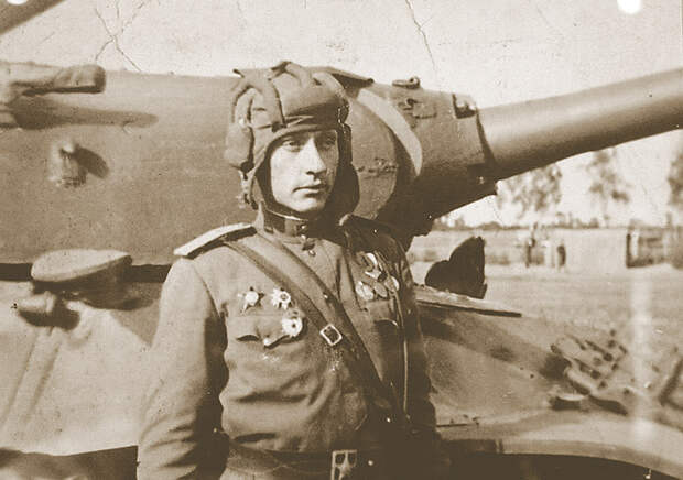 Усов Андрей Михайлович Великая Отечественная война: Старший сержант Андрей Усов.