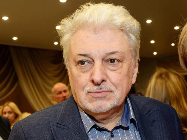 Пугачева прислала венок, поклонники несут цветы: в Москве прощаются с Вячеславом Добрыниным