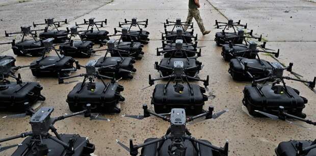 НАТО предоставит Украине площади для масштабного производства дронов – экс-глава ЦРУ