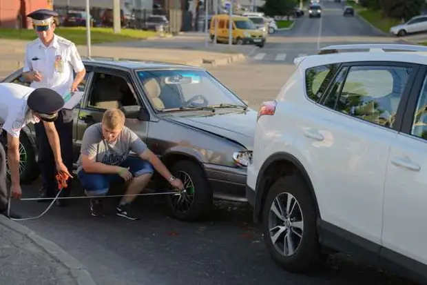 Россияне стали реже пользоваться такси и личным авто — исследование