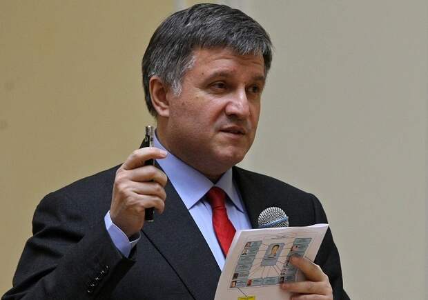Арсен Аваков занялся экономическим шантажом