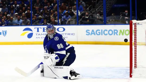 «Тампа» победила «Оттаву» в матче НХЛ, Василевский сделал 25 сэйвов