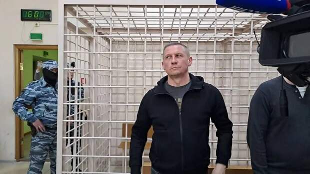 Пожелание счастья от бывшего замглавы российского региона в наручниках попало на видео