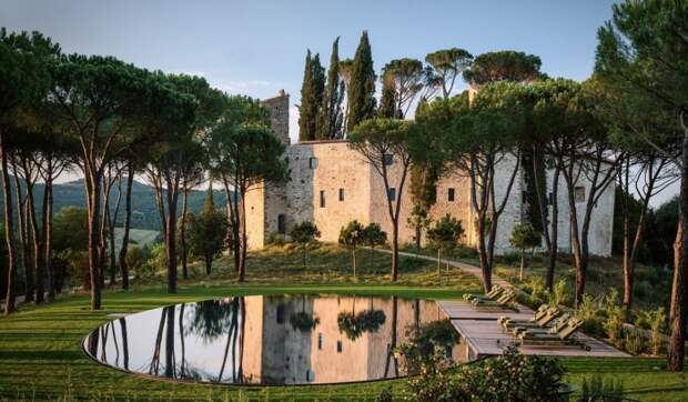 Тысячелетний замок превратили в отель для ценителей аутентичности