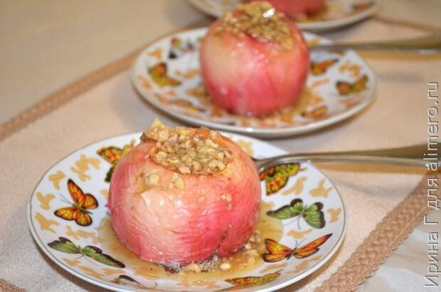 запеченные яблоки с медом и орехами