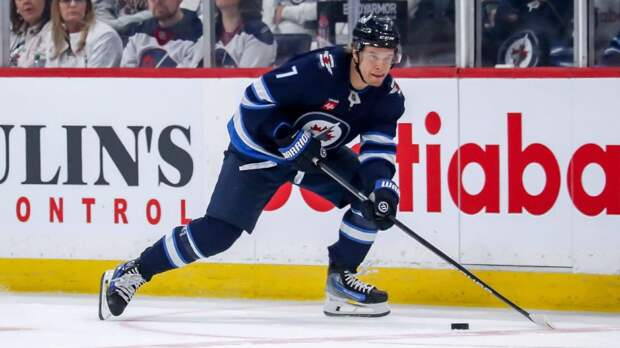 Гол Наместникова помог «Виннипегу» обыграть «Сиэтл»