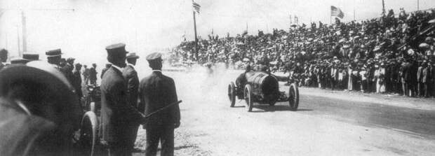 Подборка фотографий автогонок прошлого века (154 фото)