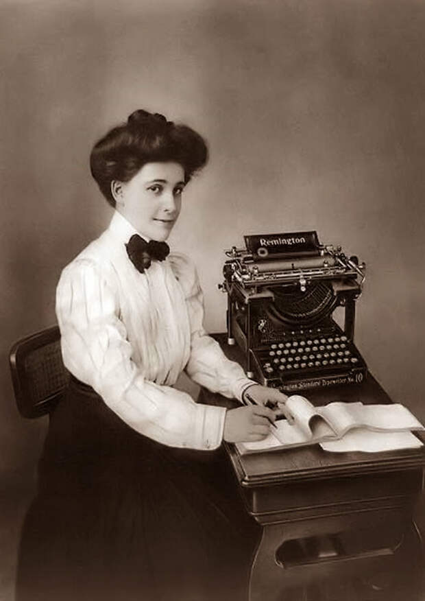 woman-typing