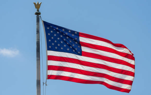 Трамп шлепнул Мерца по колену заявив о сильном ударе по Германии