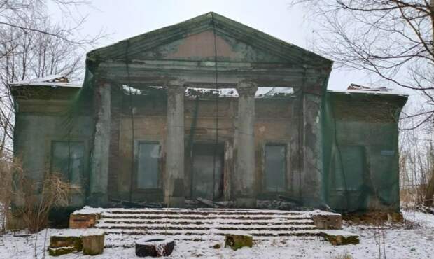 В Красном Селе продают сталинскую "заброшку" за 12 млн