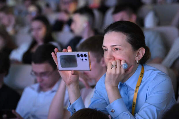 Глава ВЦИОМ: Люди растеряны из-за сбоев связи и теряются в догадках об их причинах