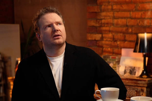 Режиссер Маслов раскрыл, что актер Стоянов ненавидит ночные смены