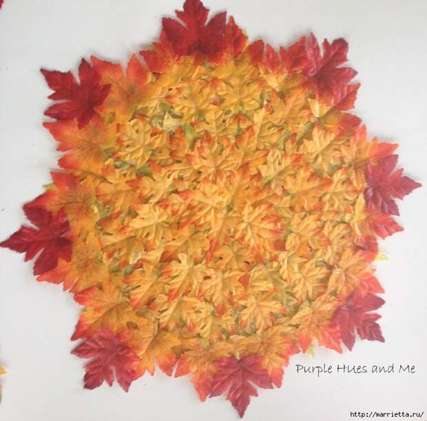 Декоративная салфетка из искусственных осенних листьев (8) (700x692, 369Kb)