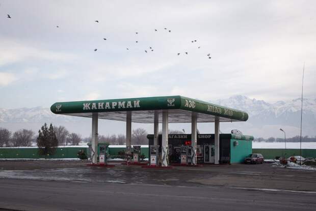 Заправки в разных странах мира
