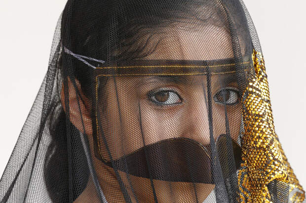 На пляже в Абу-Даби тоже можно встретить симпатичные маски