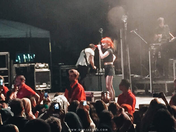Paramore-Writing-The-Future-San-Diego-2015-14.jpg
