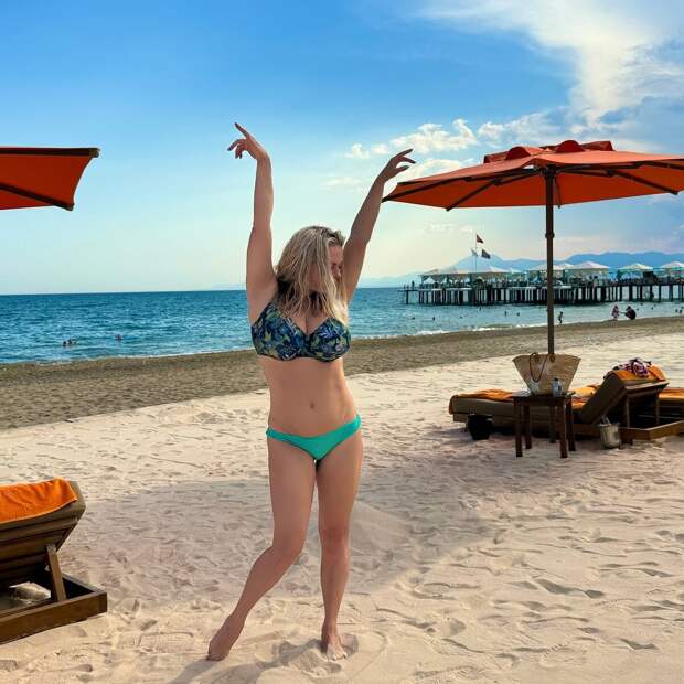 «Уже минус 5 кг!»: худеющая на известном препарате Анна Семенович показала себя во всей красе на пляже