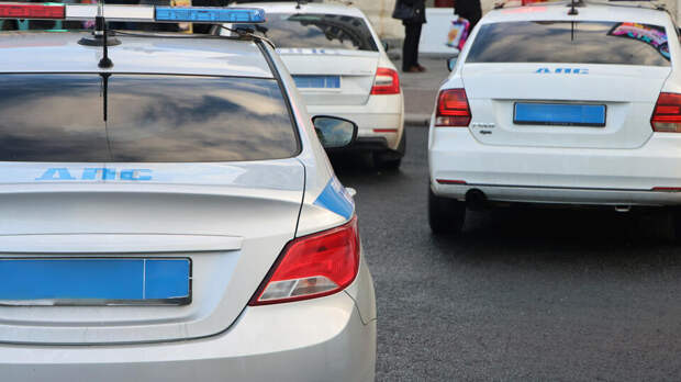 Два автомобиля ДПС столкнулись при погоне за Toyota Prius в Хабаровске