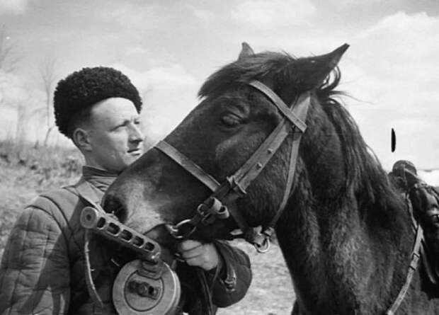 Казаки-красноармейцы: почему их так боялись немецкие солдаты