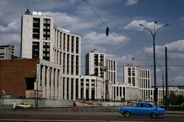 Жилые панельные многоэтажные дома. СССР, Москва, 1986 год. Автор фотографии: Harry Gruyer.