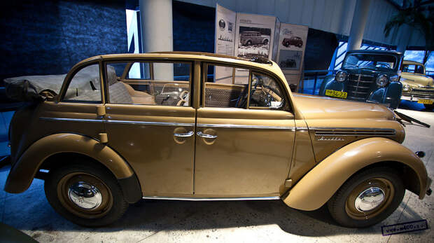 moskvich-400-420a_3