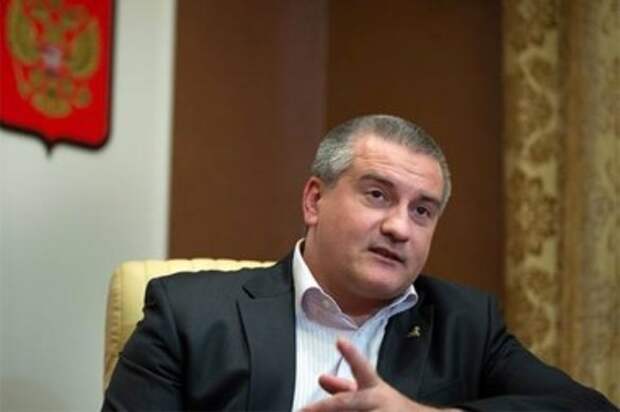 Глава Крыма Сергей Аксенов призвал крымчан не ездить на Украину Глава Крыма Сергей Аксенов призвал крымчан не ездить на Украину