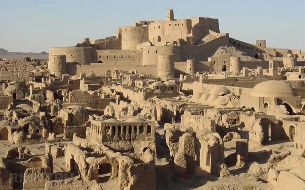 Крепость Арг-е Бам до землетрясения 2003 года