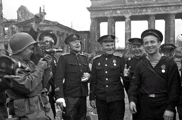 Падение Берлина на фотографиях весны 1945 года (36)