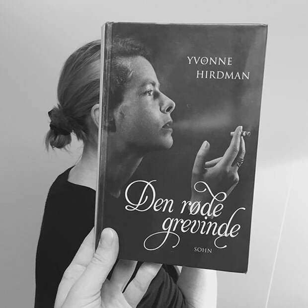 book-cover-face-illusion-perfectly-timed-photos-37-5763d9615b3d8__605