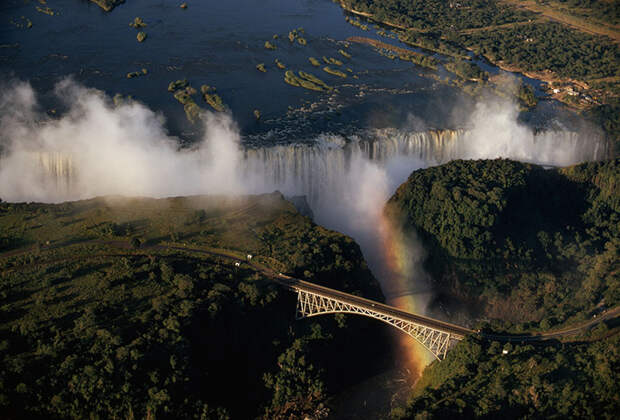 30. Радуга над водопадом Виктория, Замбия national geographic, история, природа, фотография