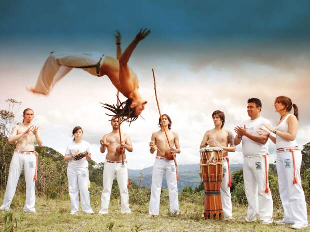http://www.capoeirabrasil.ca/wp-content/themes/theme1365/images/slider_img/slide02.jpg
