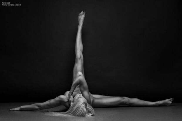 Российский фотограф, который умеет фотографировать oбнaжённых женщин так, чтобы это не было пошло Российский фотограф, который умеет фотографировать oбнaжённых женщин так, чтобы это не было пошло