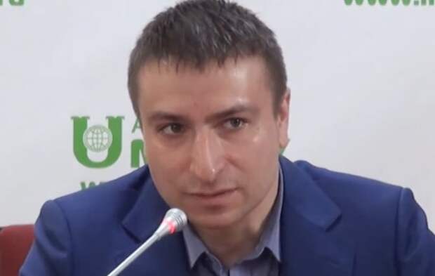 «Одессит с паспортом США учил нас жить?»: ругавший Запад телеэксперт Олевич рассмешил россиян бегством в Европу.