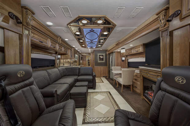 Entegra Coach Cornerstone 45DLQ - настоящий дворец. Entegra Coach Cornerstone 45DLQ - настоящий дворец.