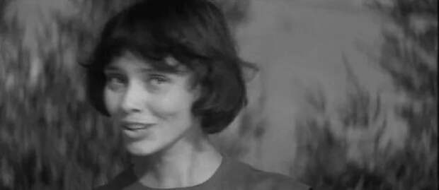 Елена Метелкина в фильме "Берега" (1973)
