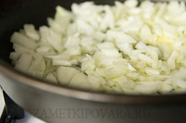 Пшенная каша с жаренным луком и кабачками
