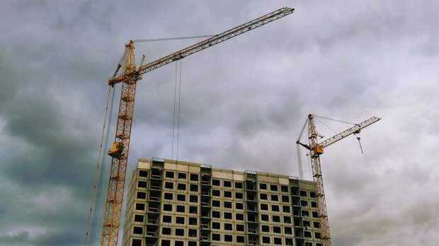 Строительство многоквартирного дома в Барнауле / Фото: Екатерина Смолихина / amic.ru 