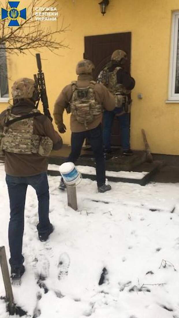 СБУ накрыла банду «Гитлера» СБУ накрыла банду «Гитлера»
