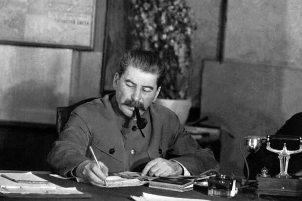 По указу Сталина на Чукотке была размещена 114-я Десантная армия специального назначения под командованием Героя Советского Союза генерал-лейтенанта Николая Олешева./Фото: s16.stc.all.kpcdn.net По указу Сталина на Чукотке была размещена 114-я Десантная армия специального назначения под командованием Героя Советского Союза генерал-лейтенанта Николая Олешева./Фото: s16.stc.all.kpcdn.net