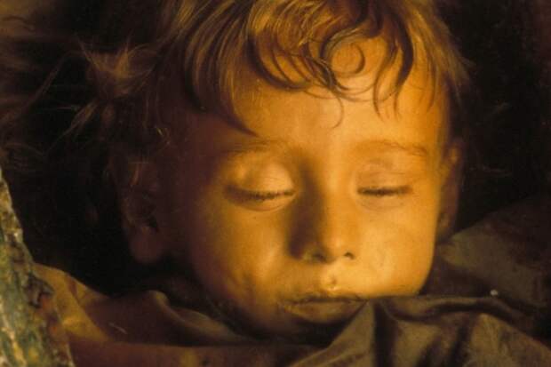 Спящая красавица - идеально сохранившаяся мумия двухлетней девочки
