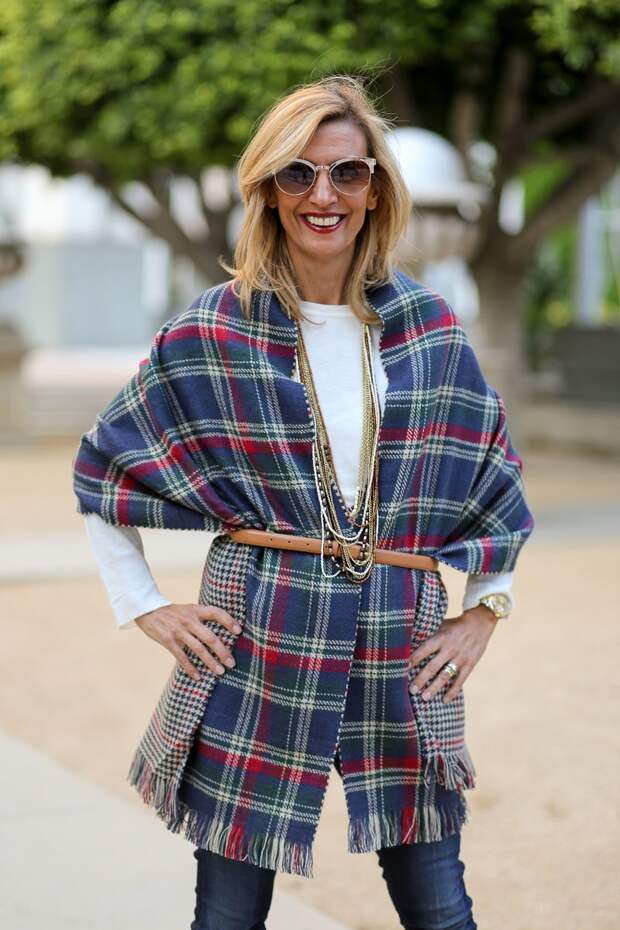 Jacket-Society-Our_new_Reversible_Plaid_And_Hounds_Tooth_Wrap-1138