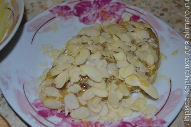 куриное филе в миндальных хлопьях куриное филе в миндальных хлопьях