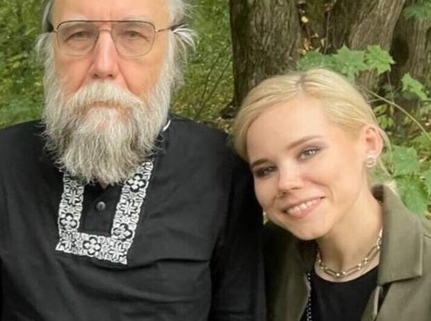 В Подмосковье при взрыве джипа погибла Дарья Дугина - дочь известного философа, идеолога "русского мира" Александра Дугина