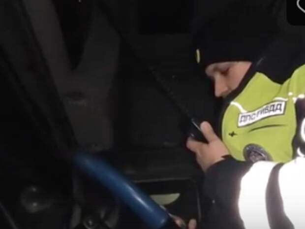 В Тульской области через рации дальнобойщиков ДПС предупреждает водителей о сложной дорожной ситуации