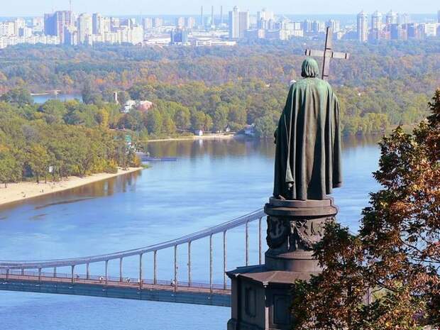 В Киеве появится мост имени Рейгана и проспект Бандеры В Киеве появится мост имени Рейгана и проспект Бандеры