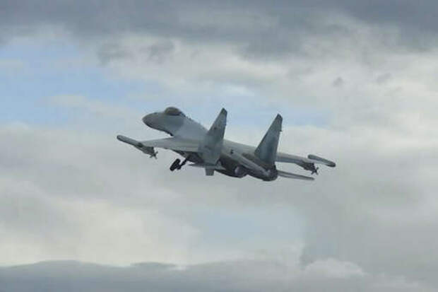 Fighterbomber показал российский истребитель Су-35С в «режиме зверя»