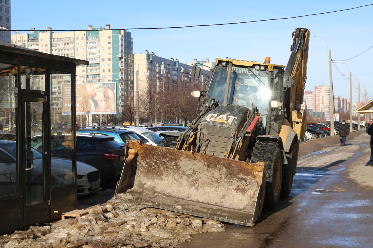 Газоны и обочины начали очищать в Нижнем Новгороде после зимы
