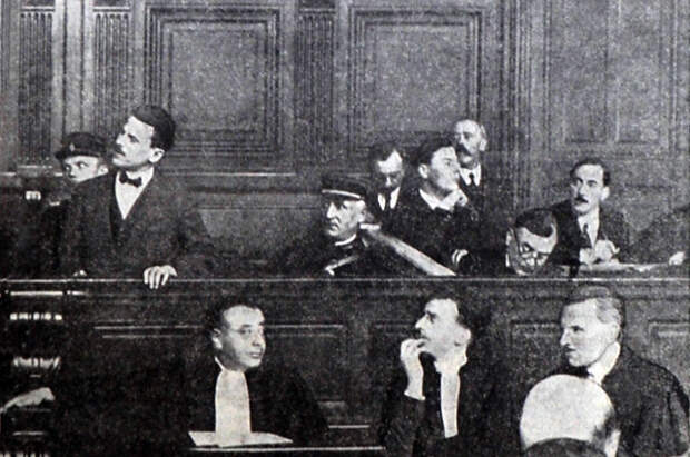 Самуил Шварцбурд выступает в суде, октябрь 1927 г.